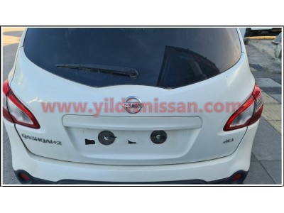 Nissan Qashqai Beyaz Bagaj Kapağı